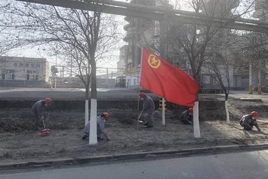 托克遜能化電石廠質檢中心活動現(xiàn)場（李潤卿 攝）